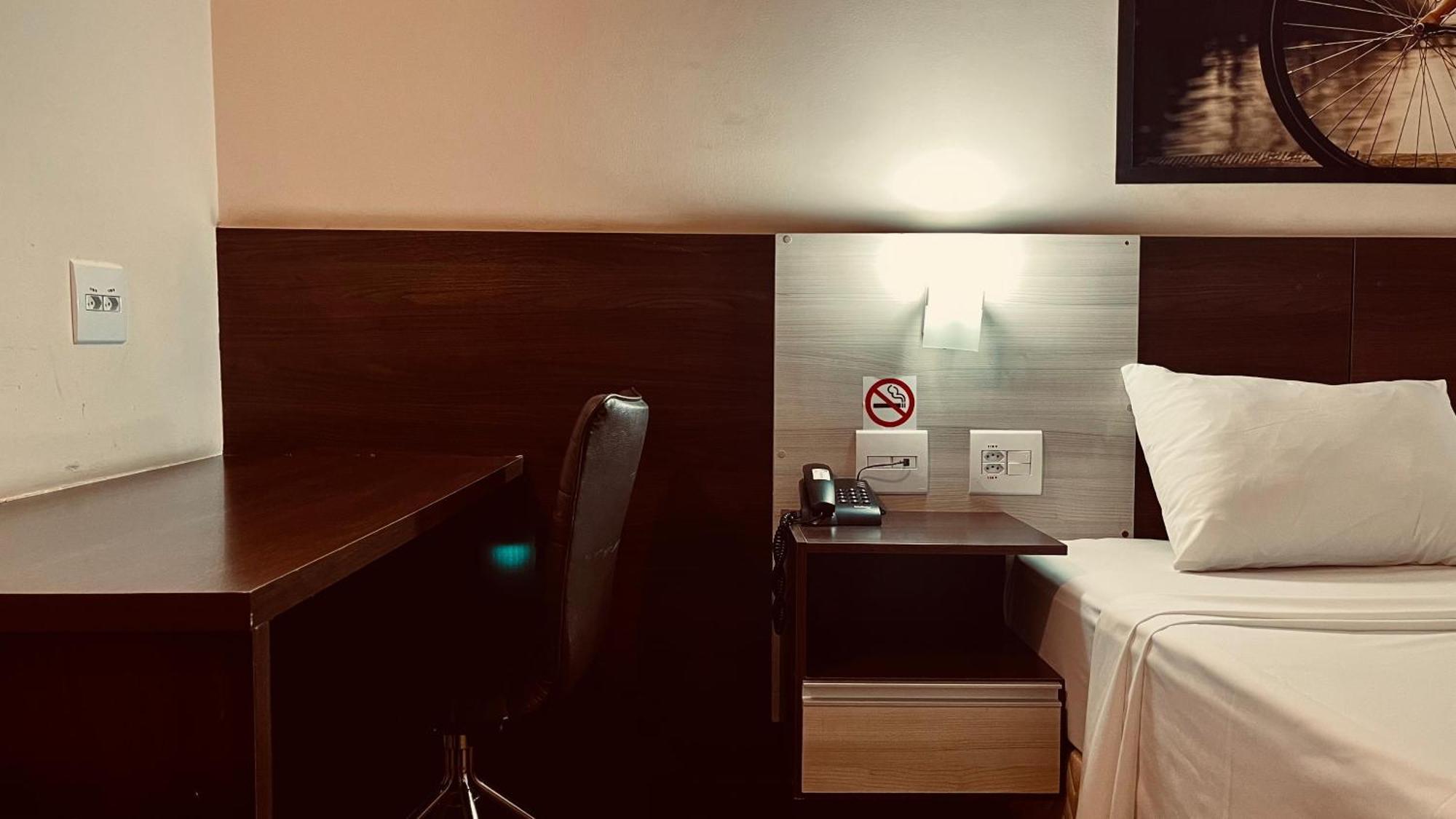 Hotel Amsterdam مونتيس كلاروس المظهر الخارجي الصورة